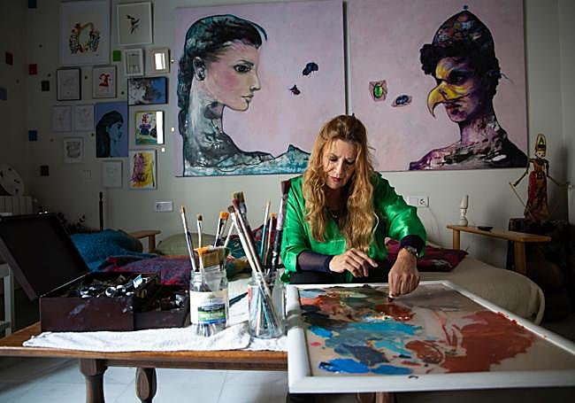 Preparando la pintura.